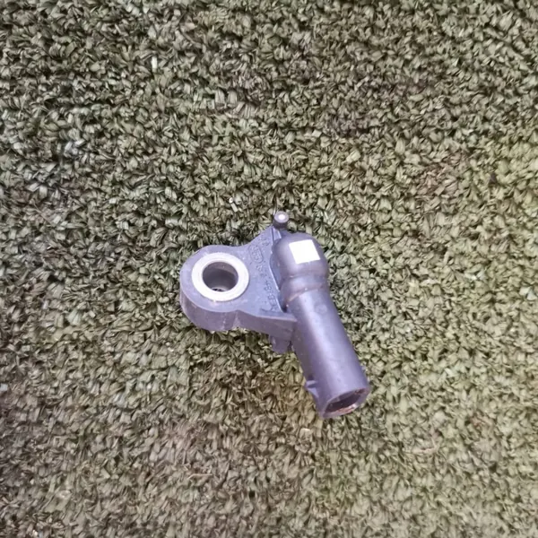 Capteur de choc Tesla Model Y OEM 1473444-00-B image 2