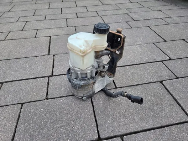 Pompe de direction OEM RENAULT KANGOO I CLIO II 1.5 DCi image 2