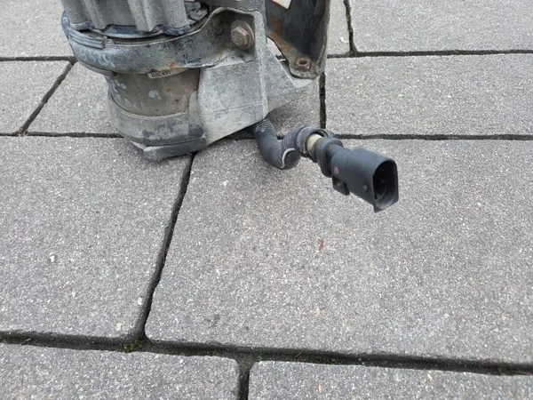 Pompe de direction OEM RENAULT KANGOO I CLIO II 1.5 DCi image 3