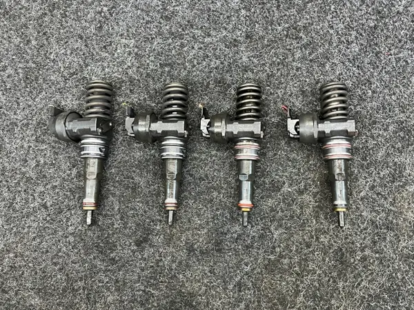 Injecteur Unitaire VW 1.9 TDI OEM 038130073AG - Occasion image 2