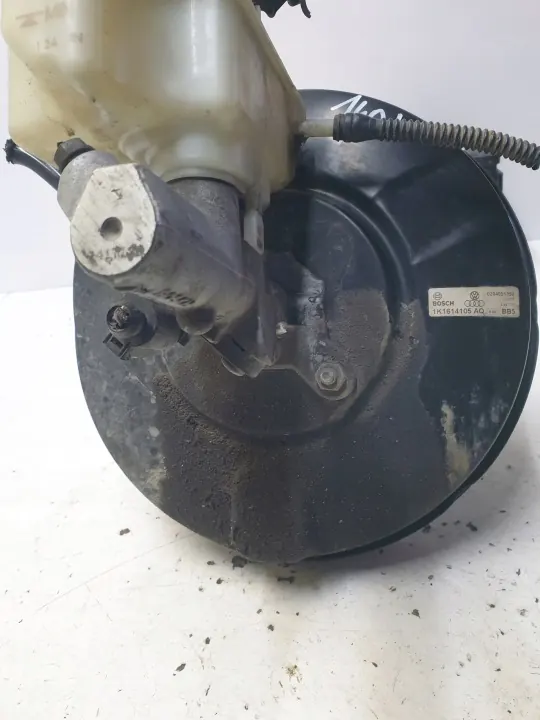 Pompe de servo-frein OEM 1K614105AQ pour VW Golf V image 4