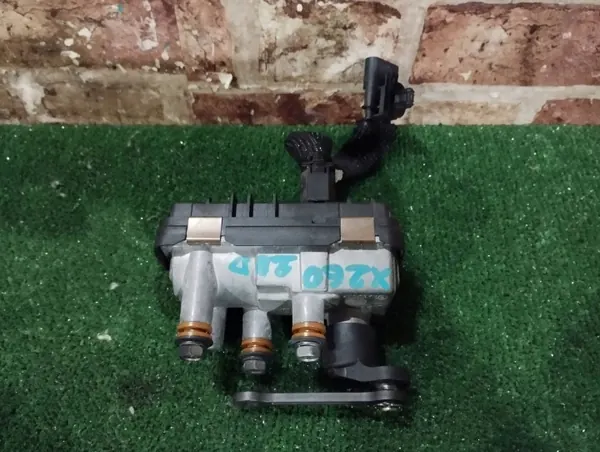 Actuador Turbo Jaguar OEM 6NW01043027 - Usado image 5