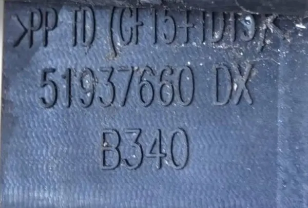 Scivolo di montaggio paraurti destro posteriore Fiat 500X 2015 OEM 51937660DX image 4