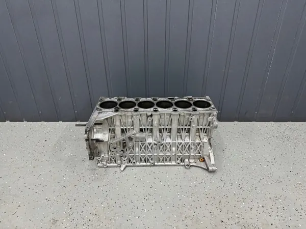 BMW Motorblock Fram för 5-serie E60 E61 2009 image 2