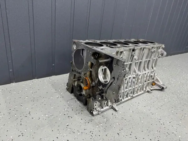 BMW Motorblock Fram för 5-serie E60 E61 2009 image 5