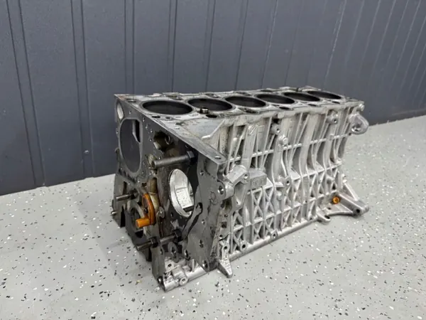 BMW Motorblock Fram för 5-serie E60 E61 2009 image 6