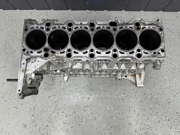 BMW Motorblock Fram för 5-serie E60 E61 2009 image 7