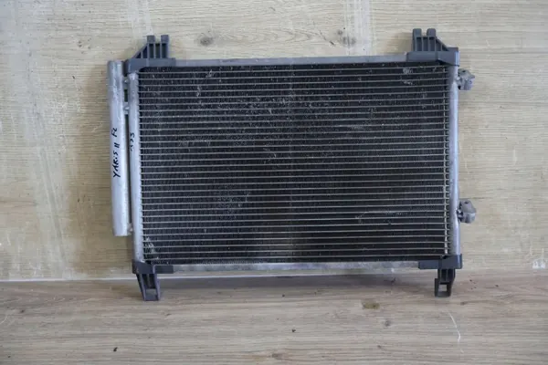 Condenseur AC OEM 88460-0D050 pour Toyota Yaris II image 2