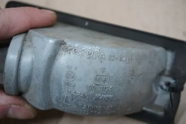 Toyota RAV4 I Mistachterlicht OEM RAV4 I ŚWIATŁO PRZECIWMGIELNE image 8