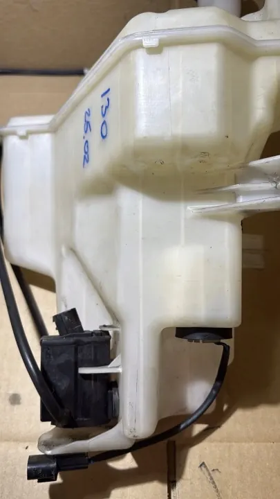 Spolarvätsketank OEM 98610-A6000 för Hyundai i30 II image 4