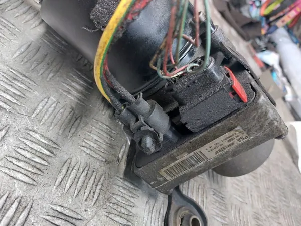 Peugeot stuurbekrachtigingspomp OEM 9654150980 image 6