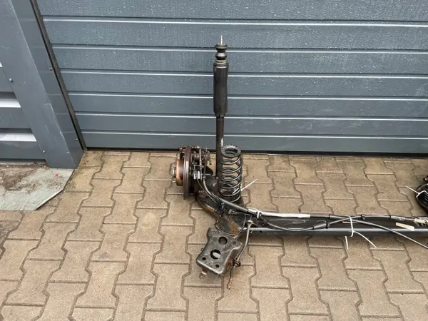Lancia Delta III Taka-Akselin Jousituslevyt OEM image 6