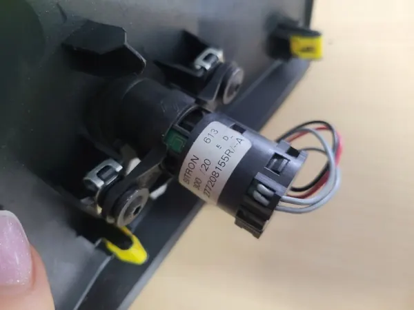 Temperatursensor OEM 277208155R - Gebraucht Renault OE image 4