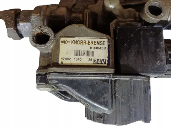 Modulador del eje delantero OEM K038438 para Mercedes Actros image 7