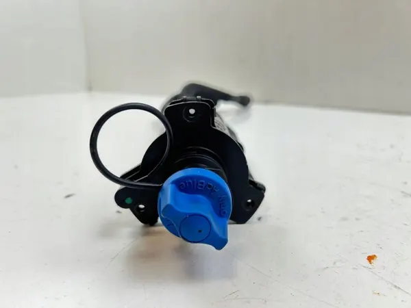 Iveco Daily AdBlue-letku OEM 5802328109 - Käytetty image 7