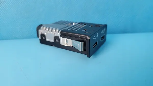 BMW X1 U11 USB-laadpoort OEM 5A57B32 image 3