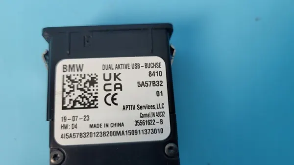 BMW X1 U11 USB-laadpoort OEM 5A57B32 image 6