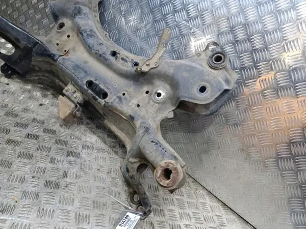 Toyota Avensis T27 Framlyft OEM Wrakowisko-14749- image 3