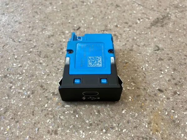 USB-aansluiting OEM 84108711939 voor BMW 1 Serie F40 image 5