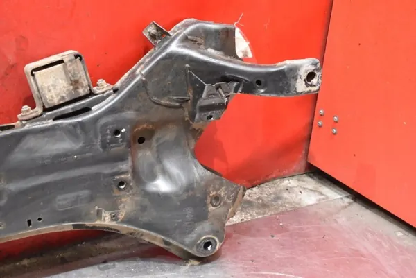 Essieu avant OEM 62401-2Y000 pour Hyundai IX35 image 3