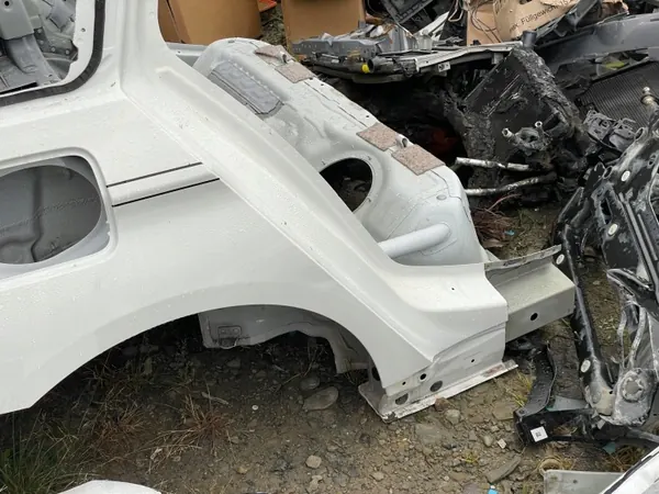 BMW OE oikea takasiipe 5-sarja G31 2023 image 3