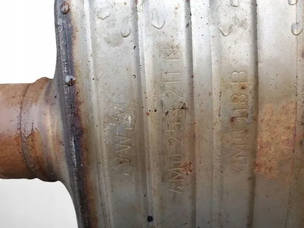 Silenciador Audi Q7 OEM 4M0253211N Lado Derecho Completo image 5