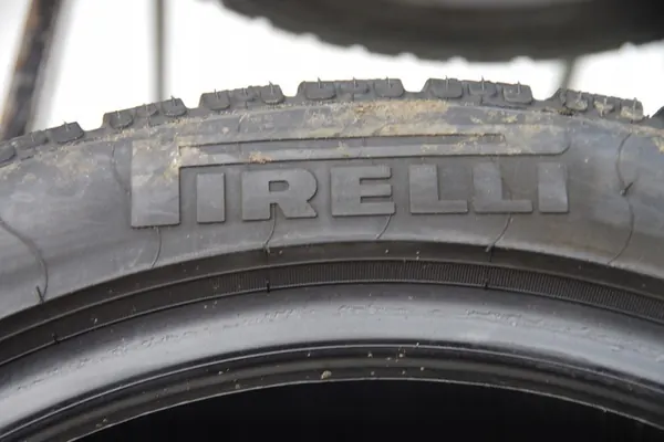Pirelli Winter 210 SottoZero II 205/50R17 93 H image 6