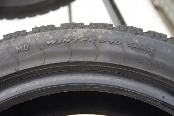 Pirelli Winter 210 SottoZero II 205/50R17 93 H image 8