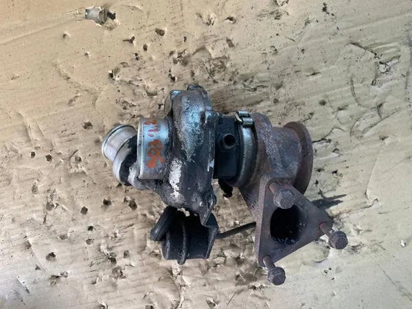 Turbocompresor Mercedes-Benz A611 096 0599 image 2