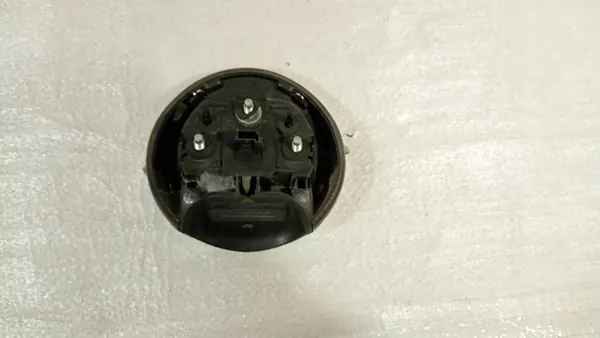 Microinterruptor OEM 9830092980 para maletero Opel Corsa F image 3