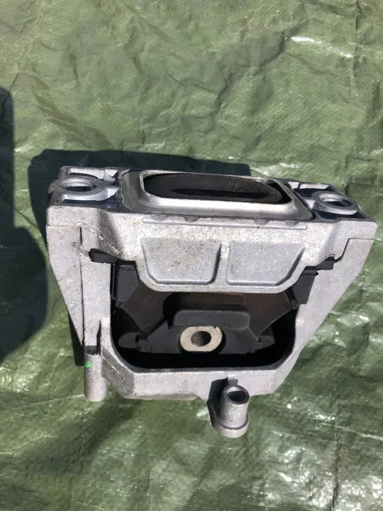 Supporto motore VW Passat B6 3.2 FSI image 4