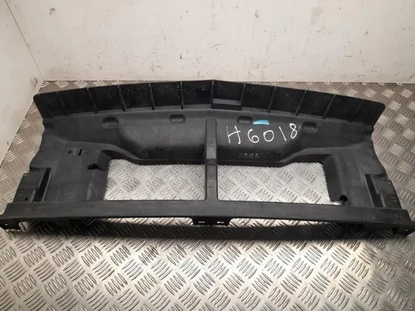 Soporte de radiador Dodge OEM 68233032AE - Usado image 2