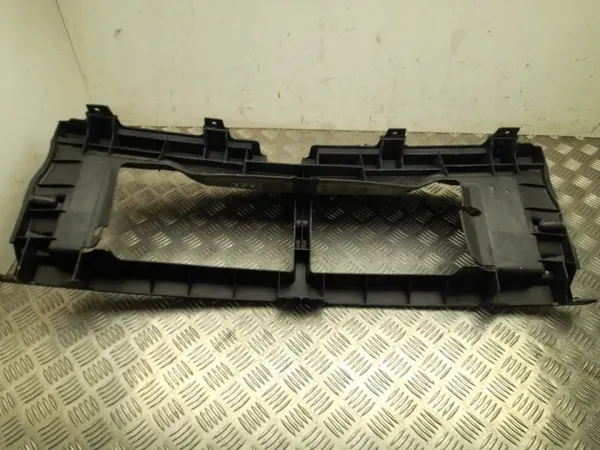 Soporte de radiador Dodge OEM 68233032AE - Usado image 4