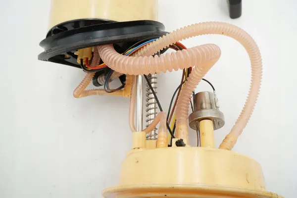 Bomba de combustível Audi A6 4G0919050D 12- image 3