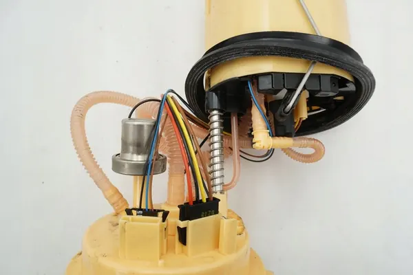 Bomba de combustível Audi A6 4G0919050D 12- image 5