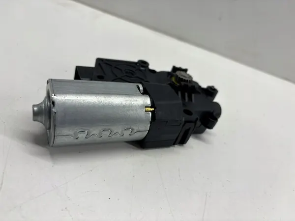 Schiebedachmotor OEM 31442109 für Volvo XC60 2017 image 5