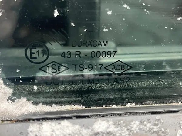 Dacia Logan I vasen takaoven lasi OEM AK-12-723404 image 3