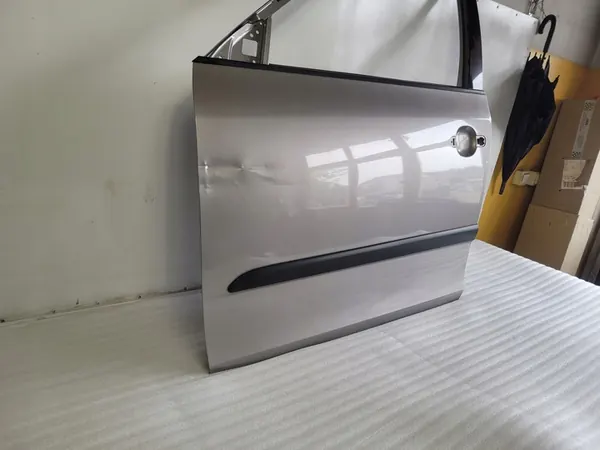 Skoda OE 5J6831311D Vänster Framdörr image 2