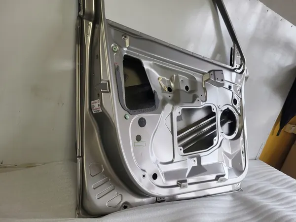 Skoda OE 5J6831311D Vänster Framdörr image 9