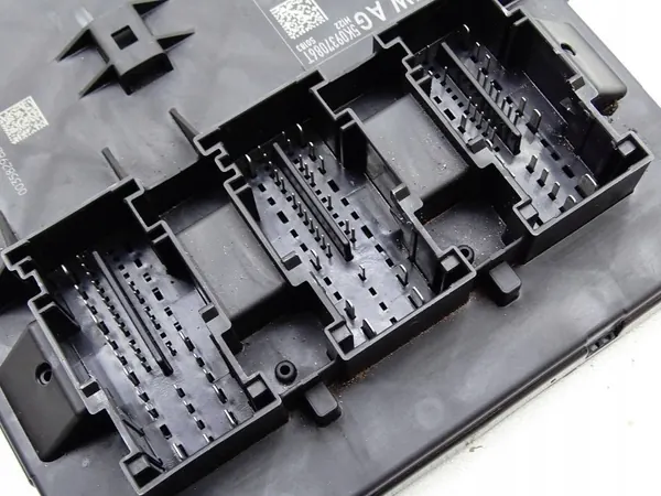 Módulo Confort OEM 5K0937086T para VW Tiguan I image 4