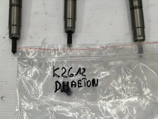 Iniettore Volkswagen Phaeton 3.0TDI 059130277AN image 2