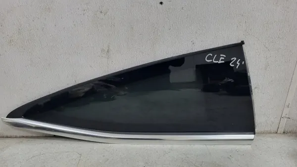 Mercedes A236 Lokasuoja Oikea Taka Koristelista OEM image 2