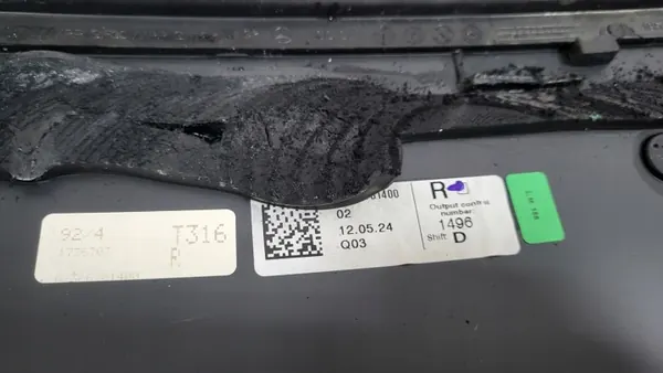 Mercedes A236 Lokasuoja Oikea Taka Koristelista OEM image 4