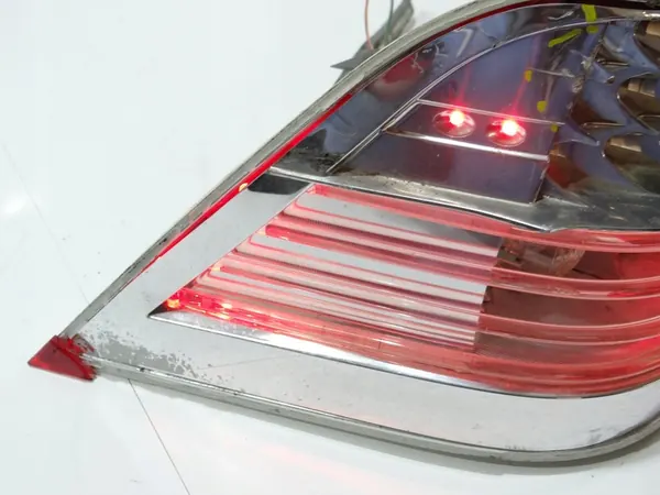 Lámpara trasera izquierda BMW E61 image 2