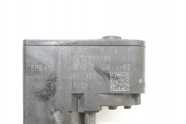Válvula de expansión A/C Audi e-tron 2021 OEM 4M0816682E image 4