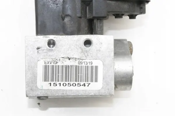 Válvula de expansión A/C Audi e-tron 2021 OEM 4M0816682E image 5
