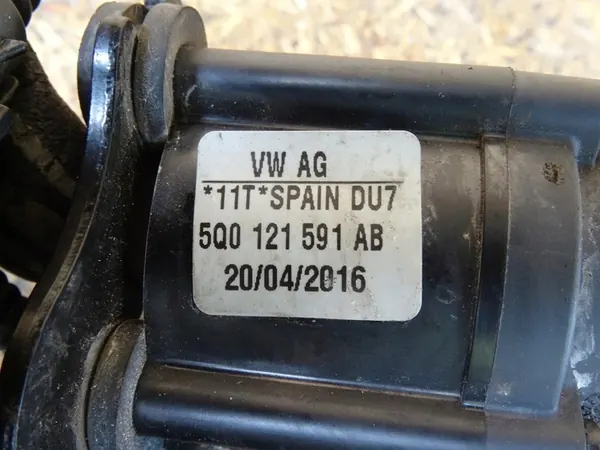 Vattenpump AUDI A3 8V GOLF VII LEON III TDI 5Q0121591AB image 3