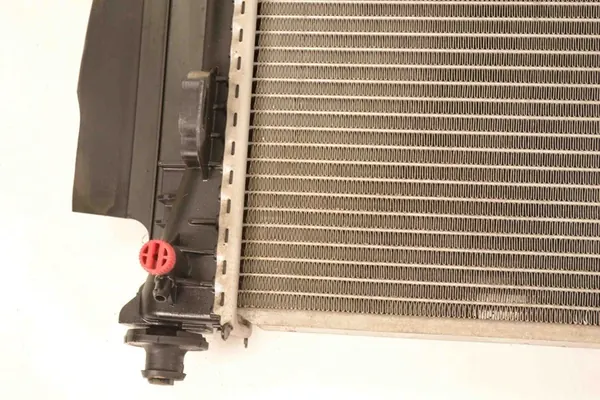 VW ROUTAN Vattentank 3.6L 2013 OEM 04677755AE image 5