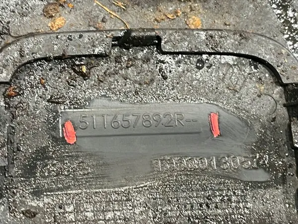 Spoiler OEM 850B25777R pour Renault Clio IV à l'arrière image 9