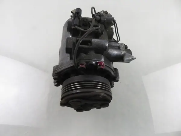 Compresor de aire acondicionado Suzuki Swift IV MK6 04-10 1.3i AKC201A083A image 2